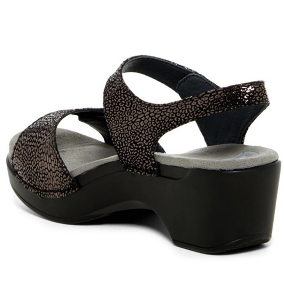 Dansko metallic leopard print Sonnet sandals - Picture 3 of 9